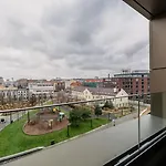 דירה Sky Park Deluxe - Castle View - Free Parking