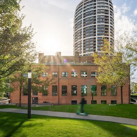 Sky Park Deluxe - Castle View - Free Parking Apartment *