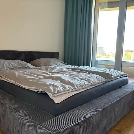 Sky Park Deluxe - Castle View - Free Parking