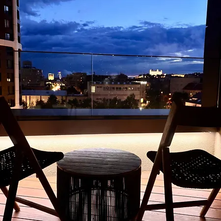 Sky Park Deluxe - Castle View - Free Parking * Μπρατισλάβα