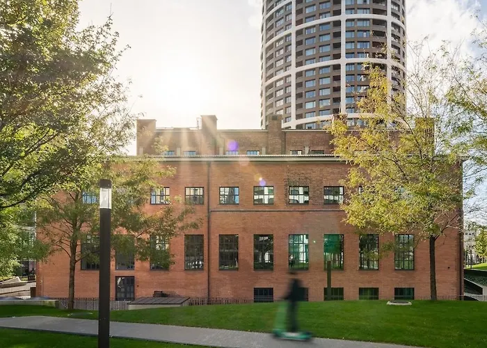 Sky Park Deluxe - Castle View - Free Parking Apartament *