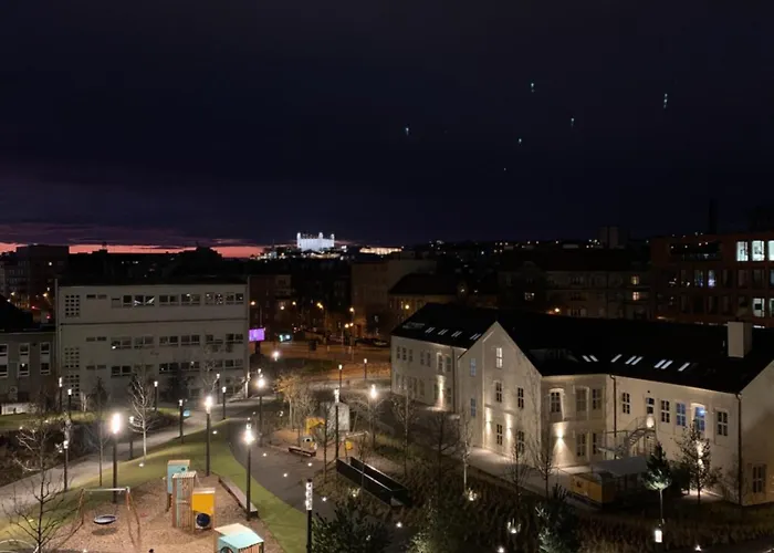 Sky Park Deluxe - Castle View - Free Parking Daire Bratislava