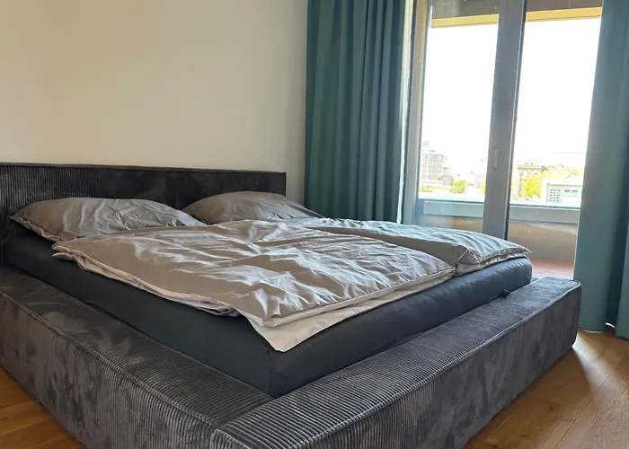 Sky Park Deluxe - Castle View - Free Parking